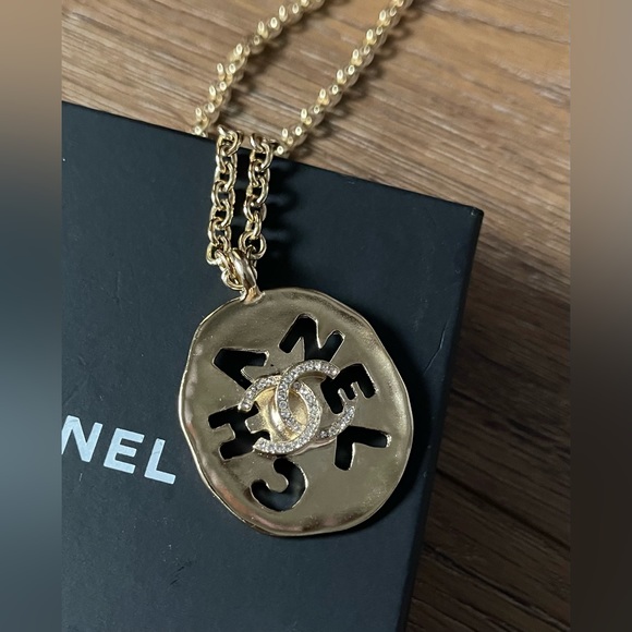CHANEL-AUTHENTIC (PRELOVED) Gold Plated & Strass CC Pendant and Chain - Picture 9 of 16